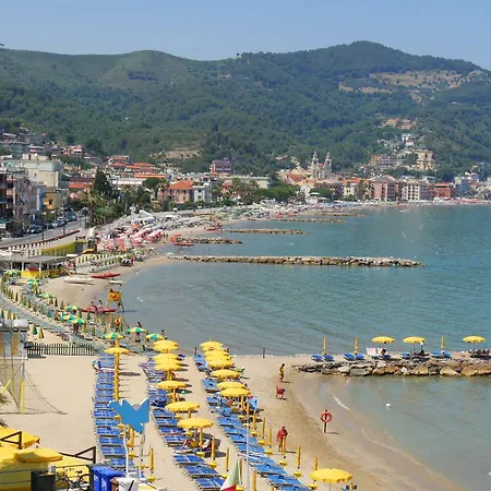 Apartment Ca Di Mamma Alassio